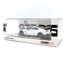 Inno64 Nissan GT-R R35 Nismo (weiß) Rechtslenker