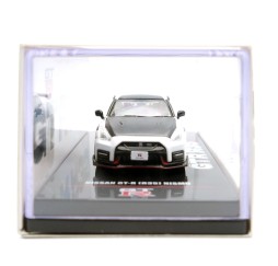 Inno64 Nissan GT-R R35 Nismo (weiß) Rechtslenker
